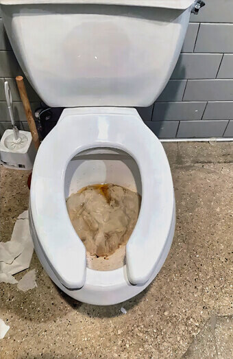 https://blockeddrainsmountlawley.com.au/uploads/2025/07/blocked-toilet-27776.jpg